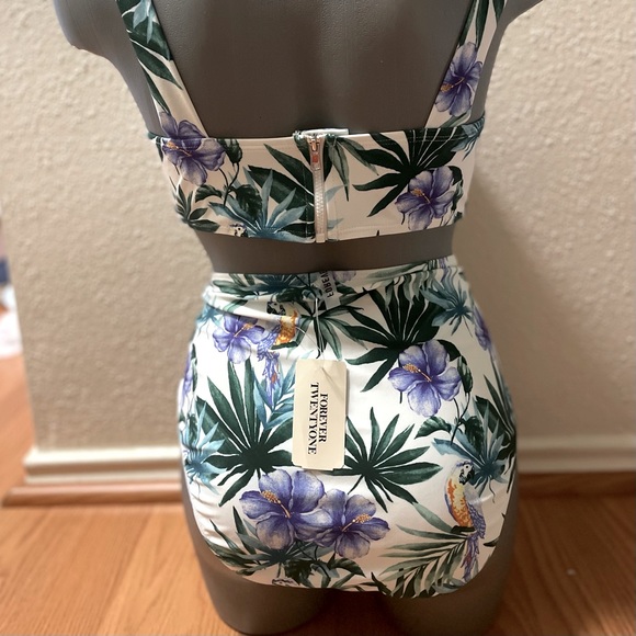 🆕Two piece Tropical swimsuit, top L, bottom XL - Picture 9 of 15